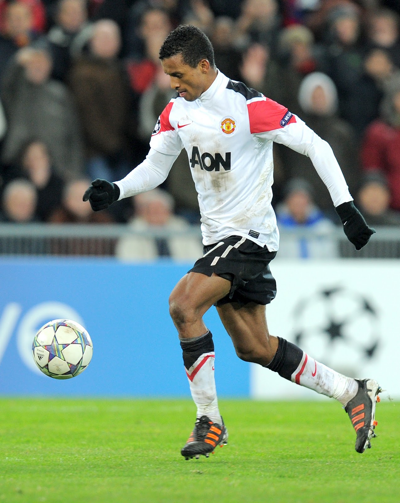 Manchester United to unveil glo...